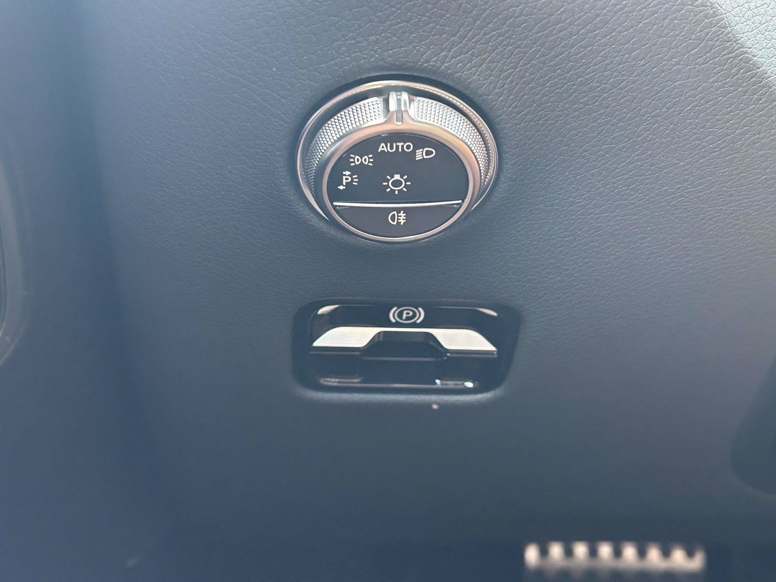Certified 2025 Mercedes-Benz GLC 350e 4MATIC image 26
