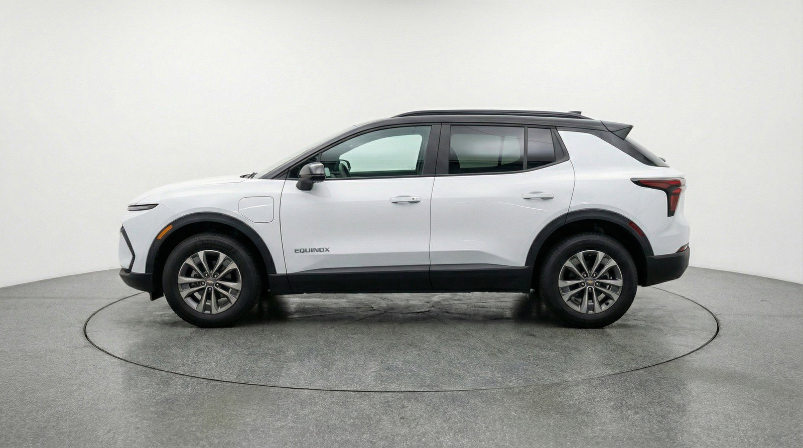Used 2025 Chevrolet Equinox LT FWD image 5