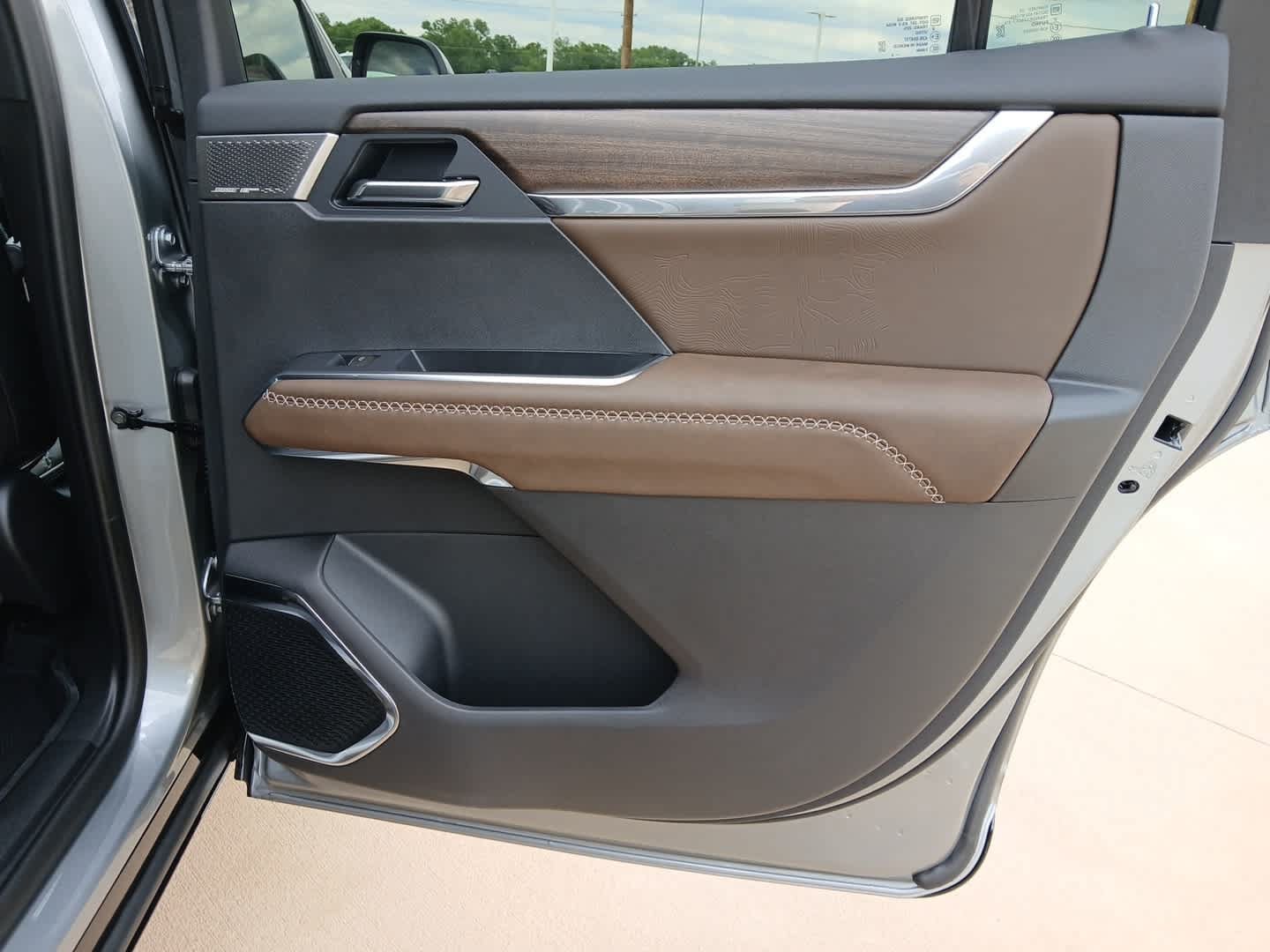 New 2026 GMC Acadia Denali Ultimate w/ LPO, Floor Liner Package AWD/4WD image 84