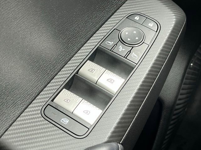 Used 2025 Mitsubishi Outlander SE image 34