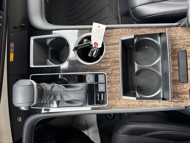 Certified 2025 Toyota Sienna Platinum AWD/4WD image 45