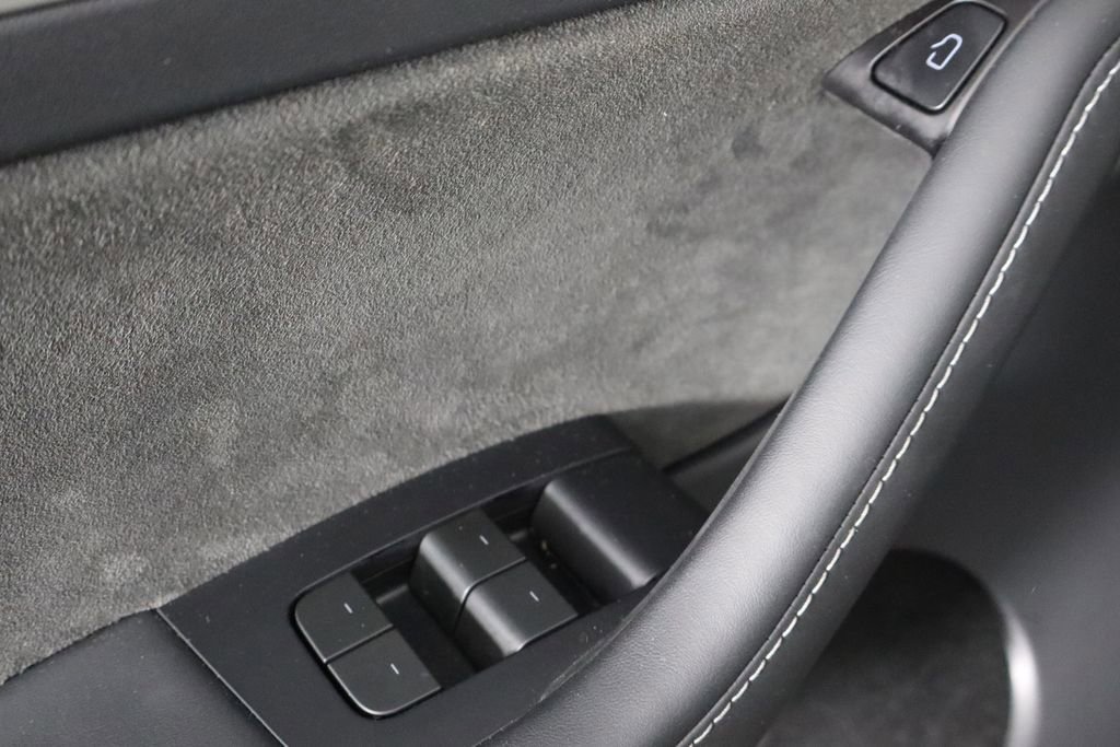 Used 2024 Tesla Model Y Long Range RWD image 18