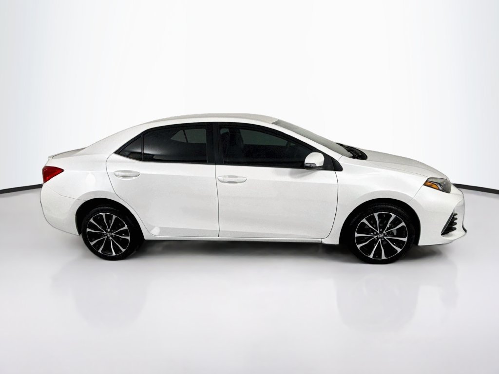 Used 2018 Toyota Corolla SE w/ Carpet Mat Package (TMS) FWD image 4
