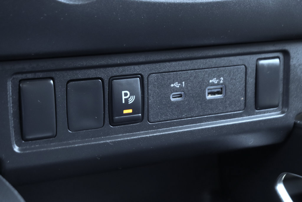 Used 2025 Nissan Frontier SV RWD image 31
