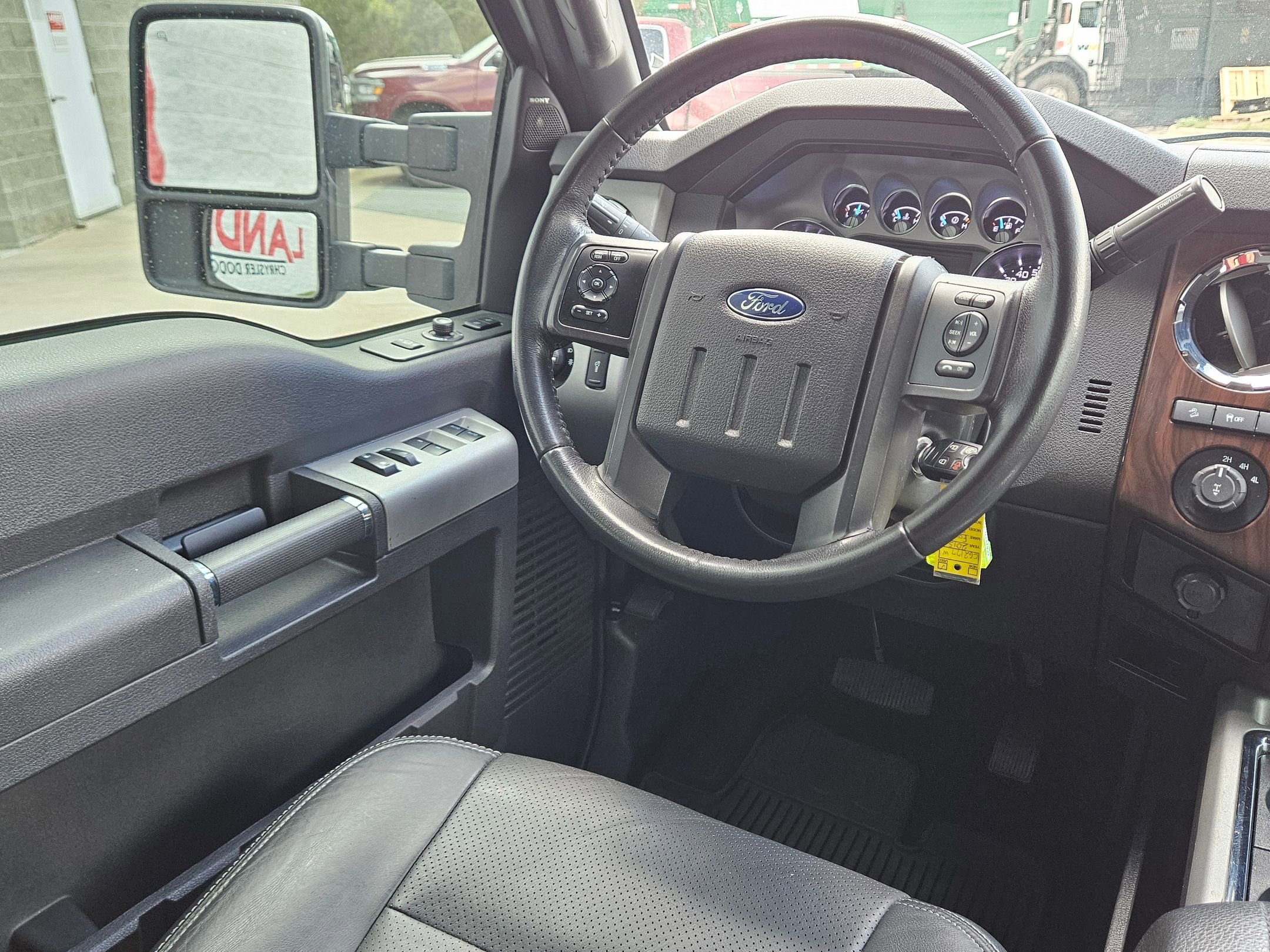 Used 2015 Ford F250 Lariat w/ Lariat Ultimate Package image 9