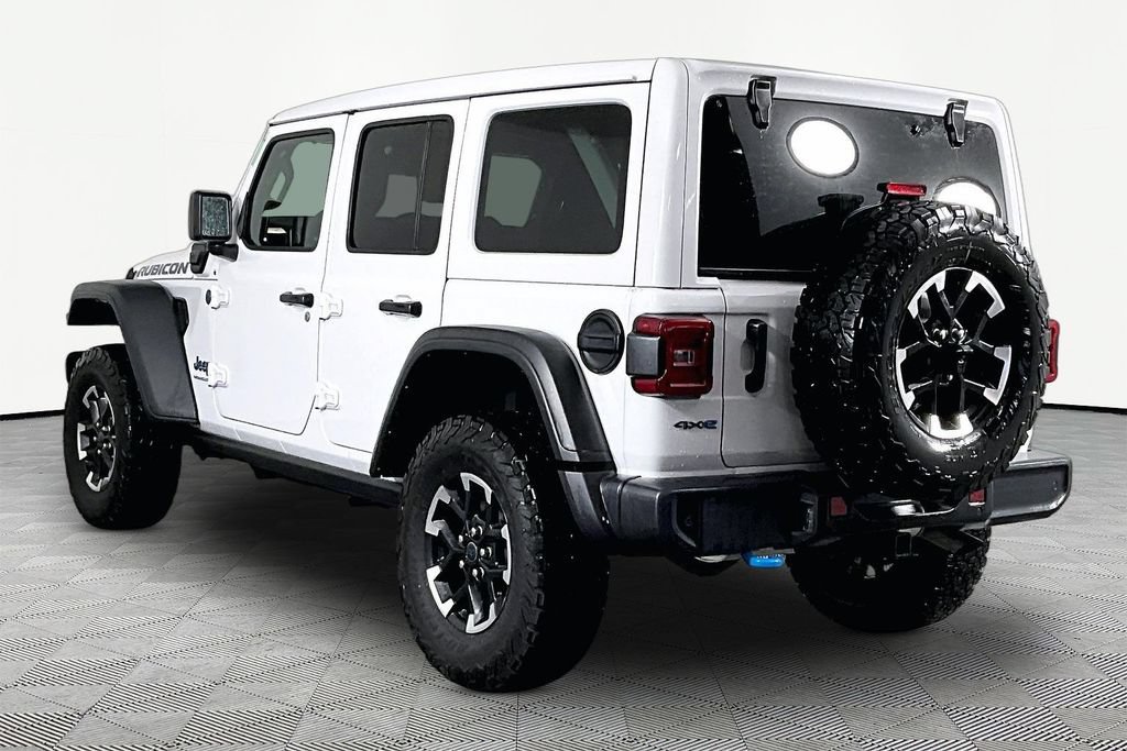 Used 2025 Jeep Wrangler Unlimited Rubicon 4xe w/ Safety Group AWD/4WD image 4