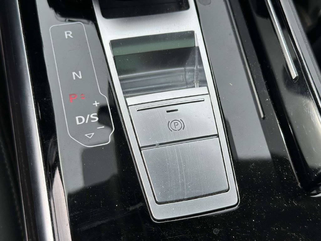 Used 2022 Audi A8 L 3.0T AWD/4WD image 27