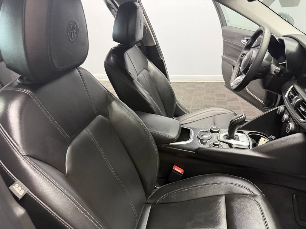 Used 2020 Alfa Romeo Giulia RWD image 51