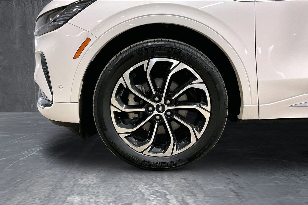 Used 2024 Lincoln Nautilus Reserve w/ Equipment Group 203A AWD/4WD image 34