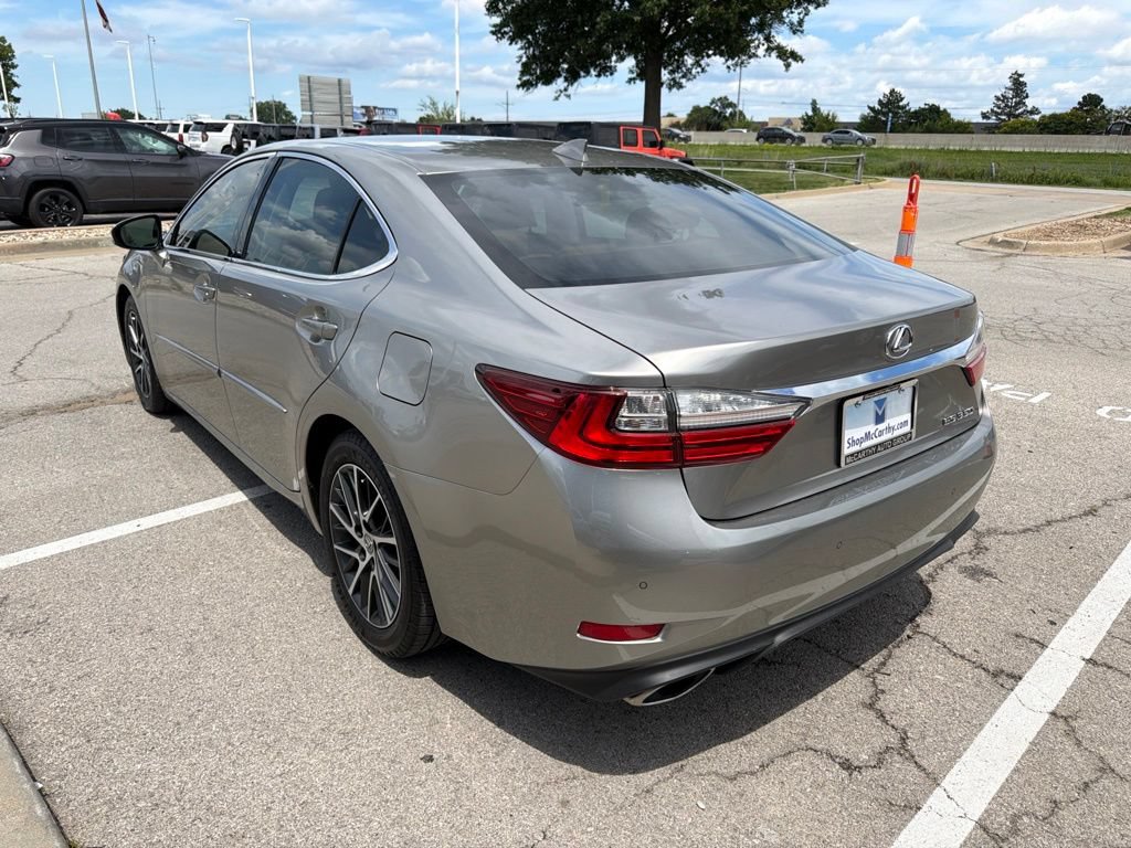 Used 2016 Lexus ES 350 w/ Luxury Package w/Wood Trim FWD image 5