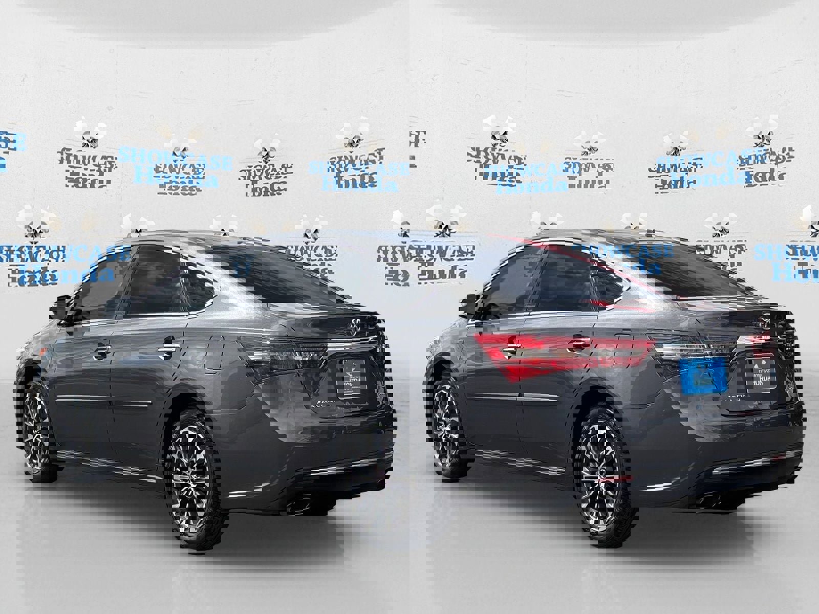 Used 2018 Toyota Avalon XLE Premium w/ Carpet Mat Package image 5