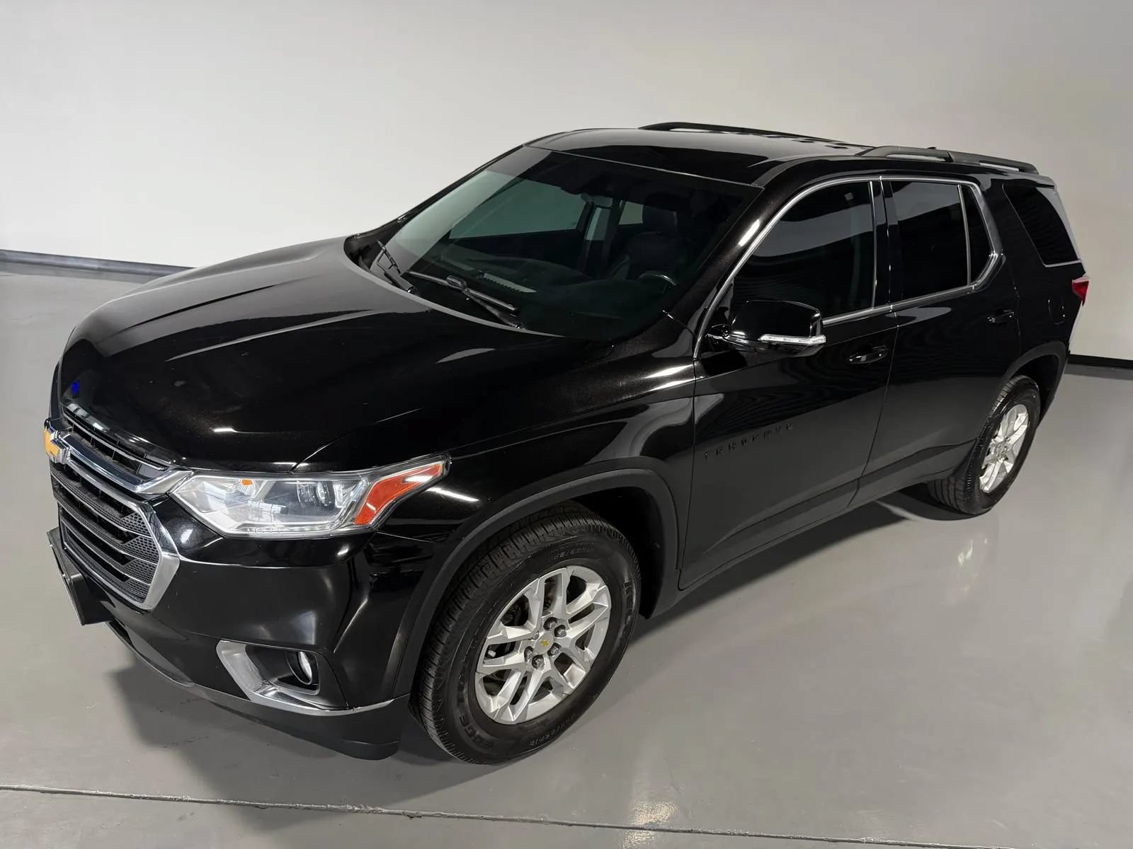 Used 2020 Chevrolet Traverse LT w/ LPO, Cargo Package FWD image 45