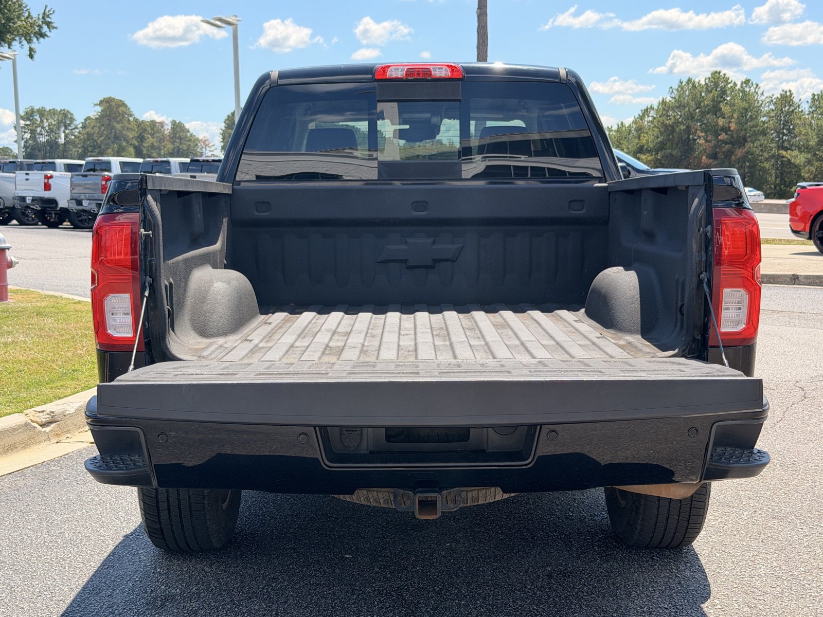 Used 2017 Chevrolet Silverado 1500 LTZ Z71 w/ LTZ Plus Package AWD/4WD image 31