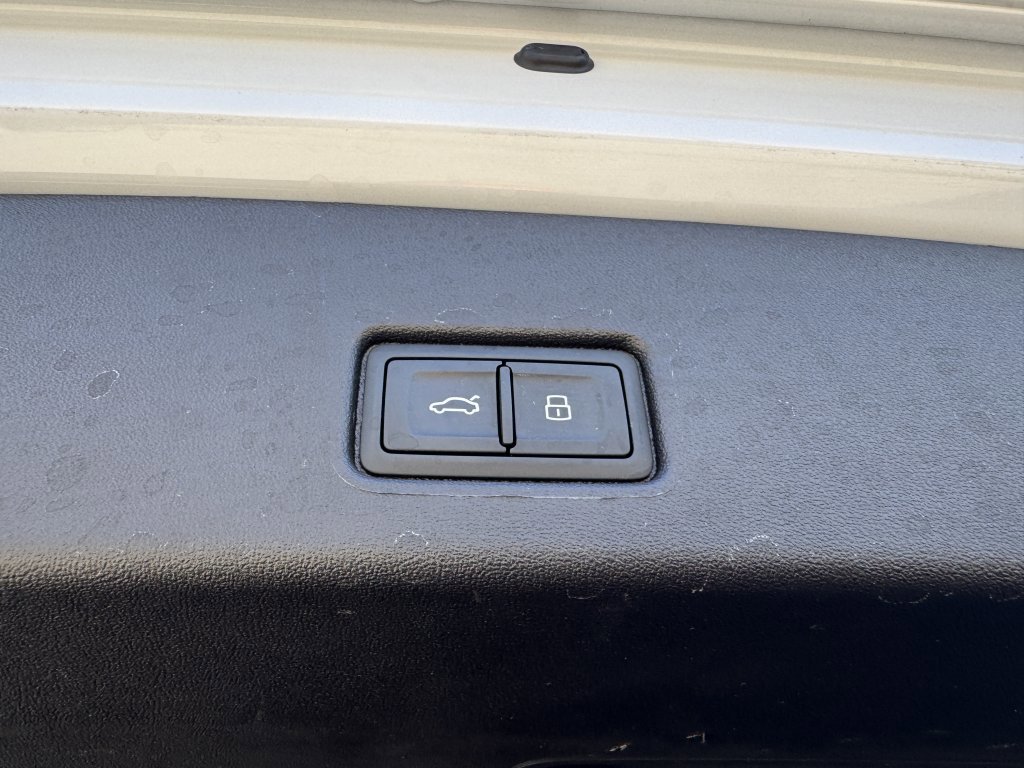 Used 2022 Audi Q4 e-tron Premium Plus w/ Premium Plus image 42