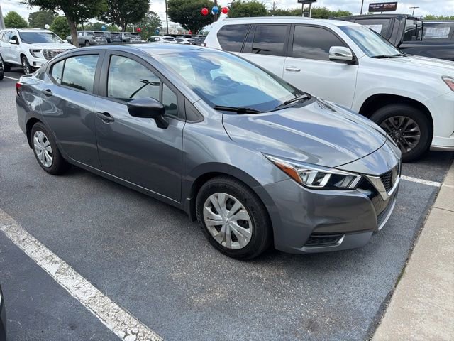 Used 2021 Nissan Versa S FWD image 1