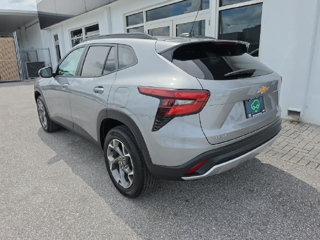 Certified 2026 Chevrolet Trax LT FWD image 5