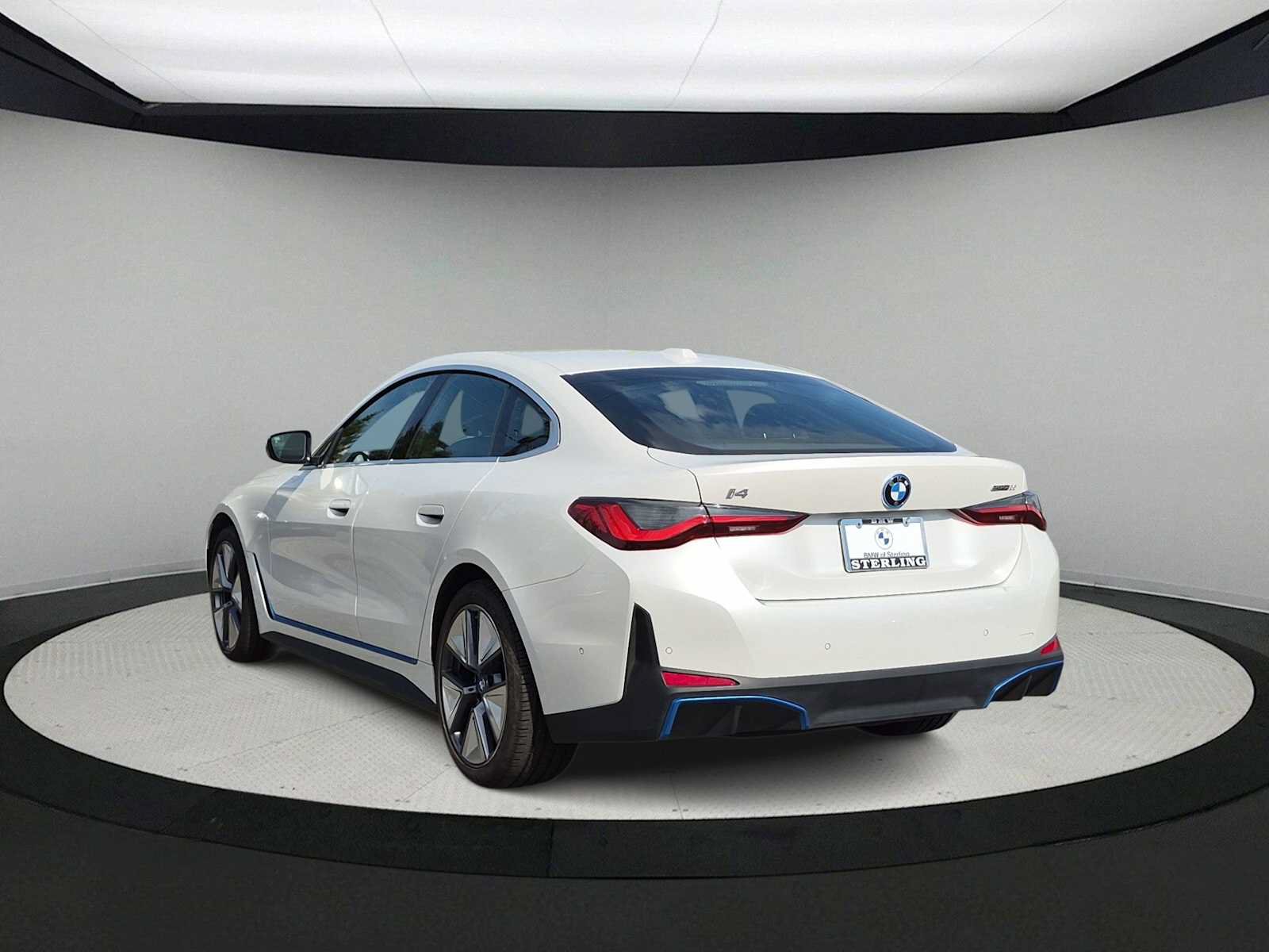 Used 2023 BMW i4 eDrive35 RWD image 6