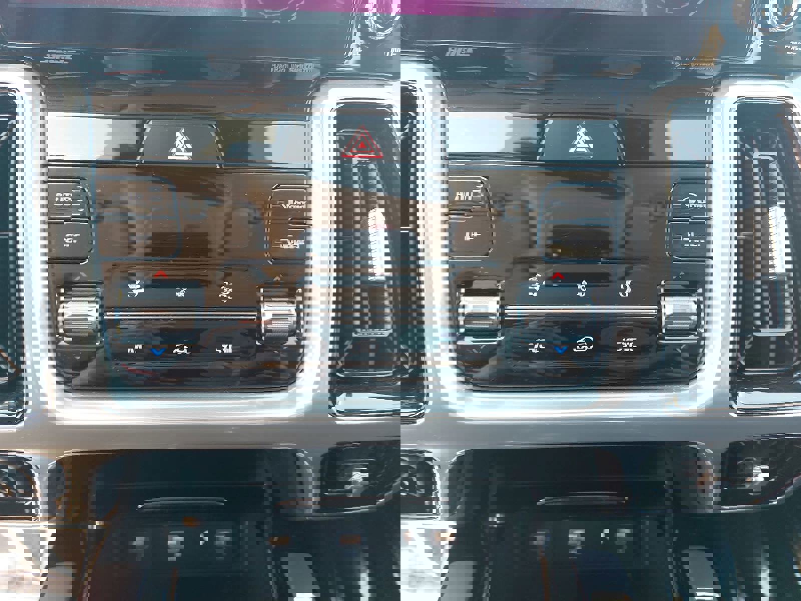 Used 2023 Kia Sorento SX image 22