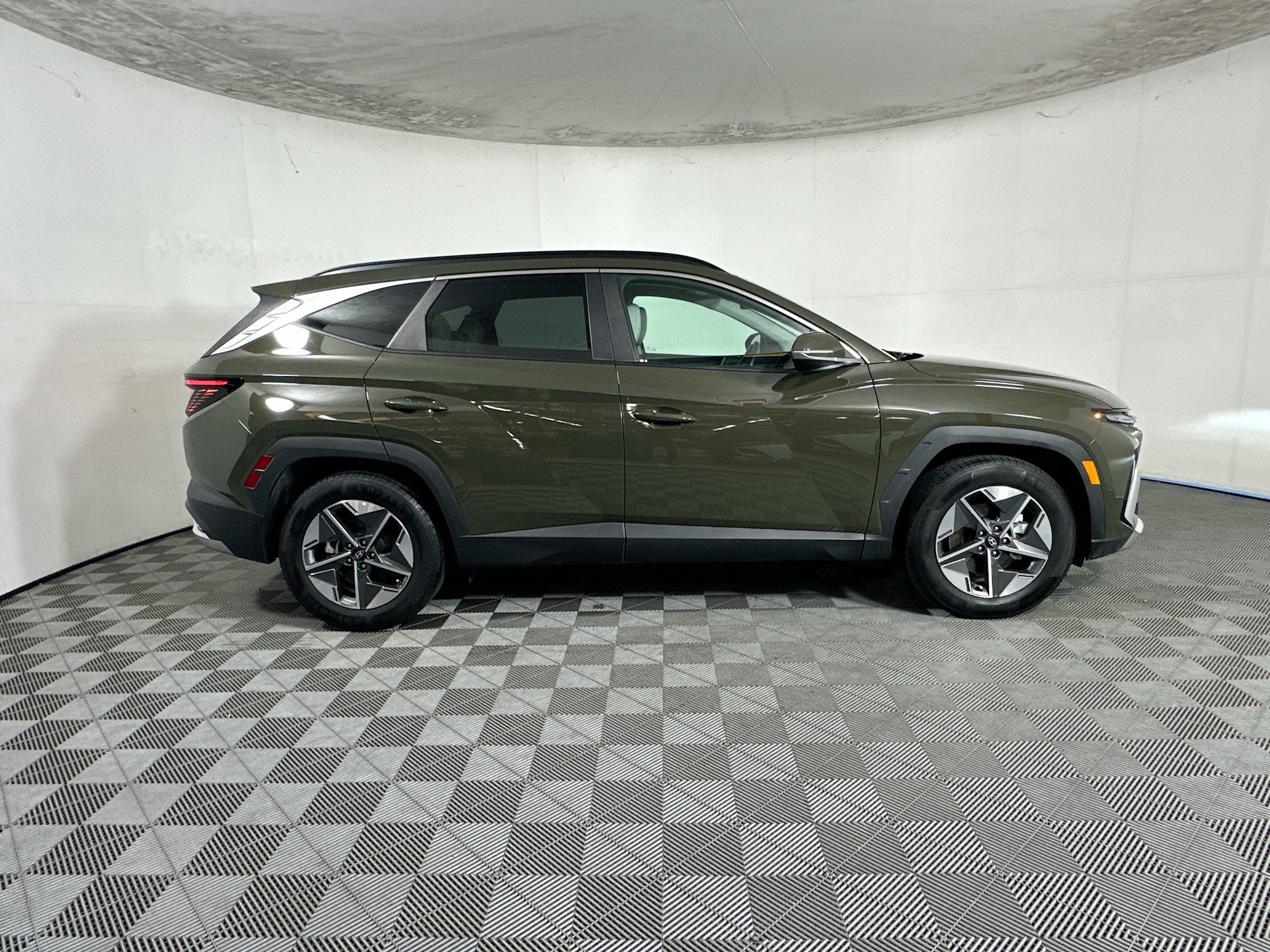 Used 2025 Hyundai Tucson SEL FWD image 2