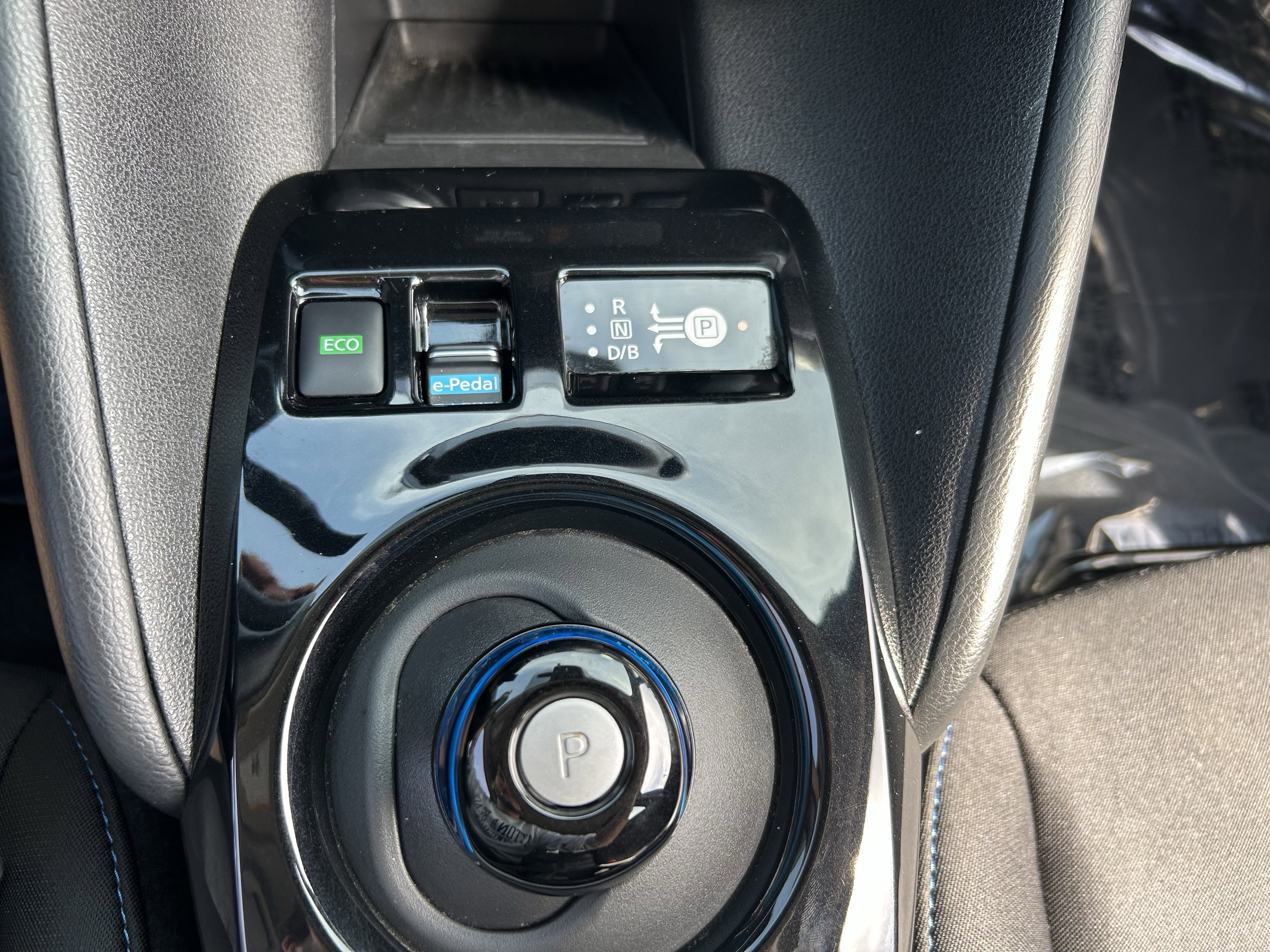 Used 2022 Nissan Leaf SV image 17