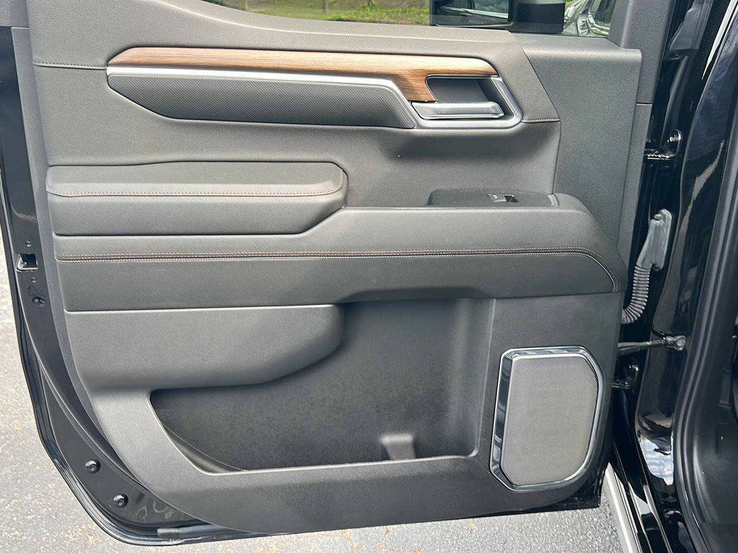 Used 2024 Chevrolet Silverado 1500 High Country w/ High Country Premium Package image 18