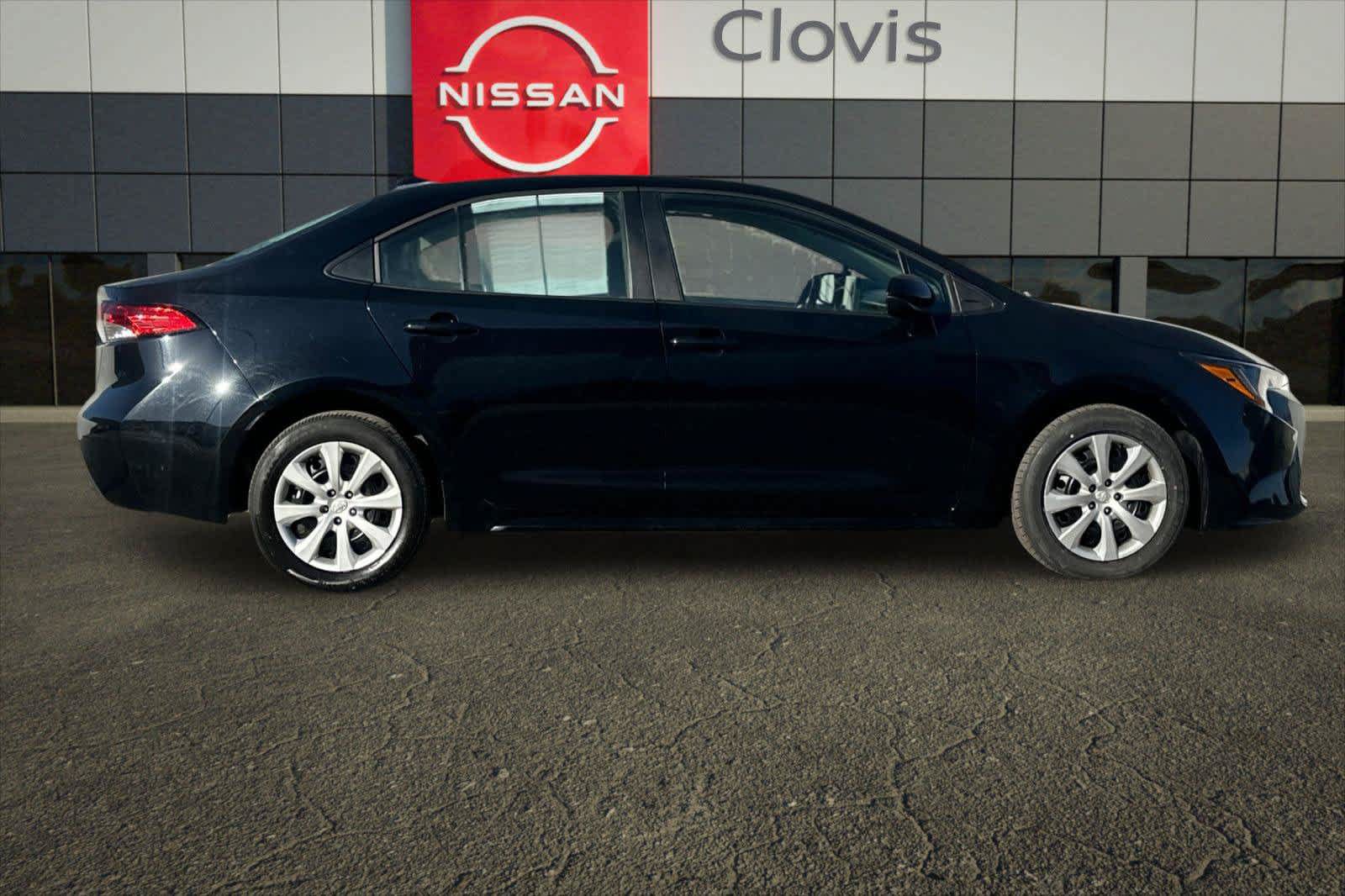 Used 2025 Toyota Corolla LE FWD image 9