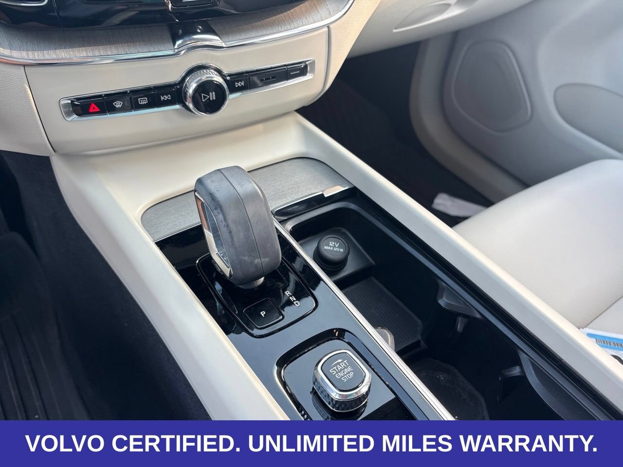 Certified 2024 Volvo XC60 B5 Plus w/ Protection Package Premier AWD/4WD image 19