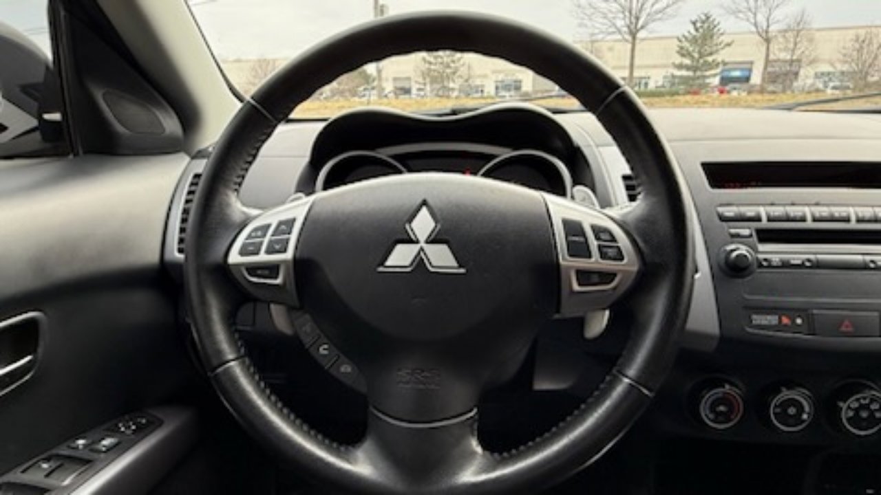 Used 2012 Mitsubishi Outlander SE image 20