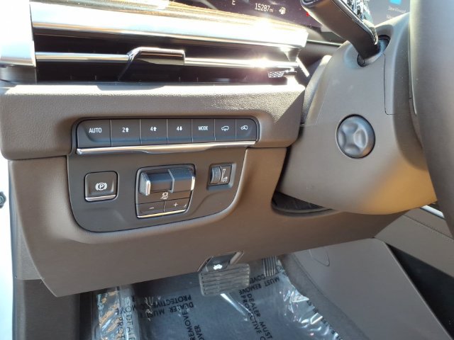 Used 2025 Cadillac Escalade Premium Luxury AWD/4WD image 30
