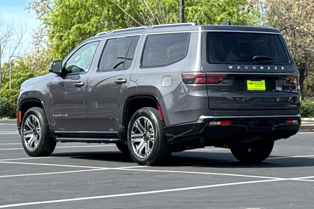 Used 2024 Jeep Wagoneer Series II w/ Flexible Seating Group image 3