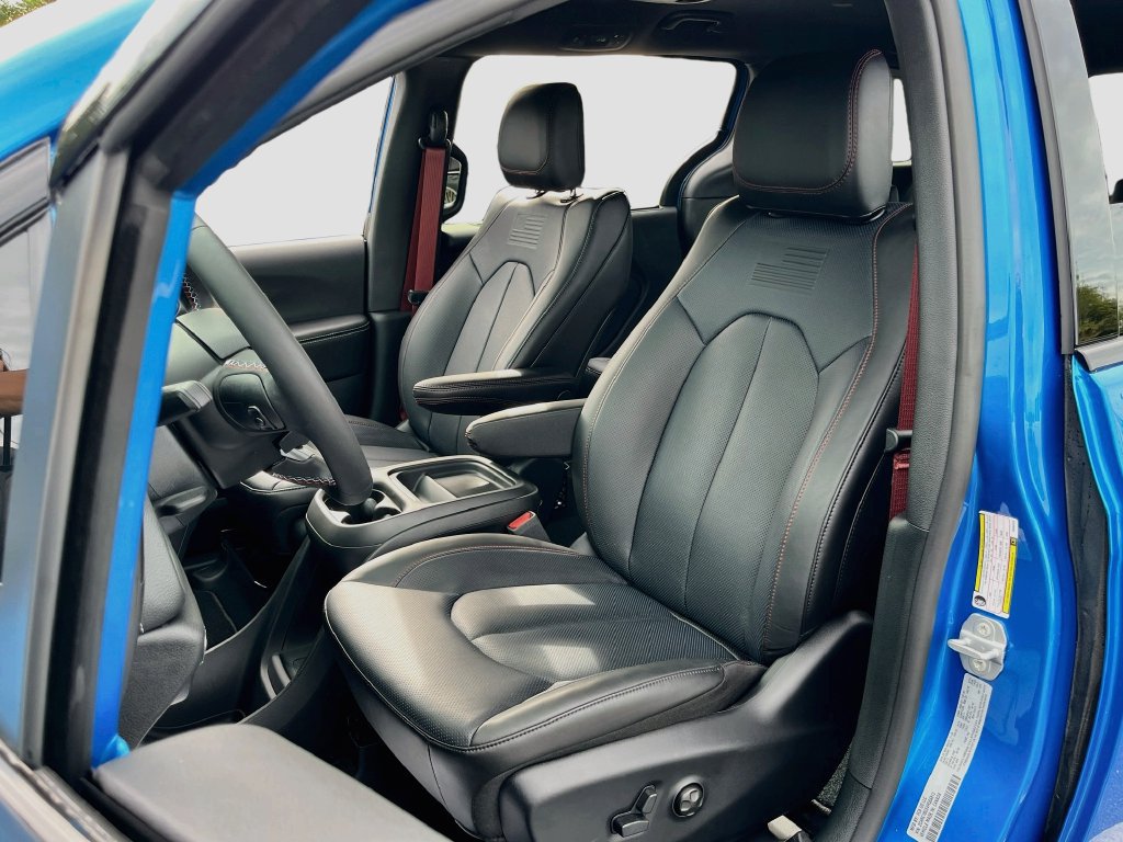 New 2027 Chrysler Pacifica Select FWD image 19