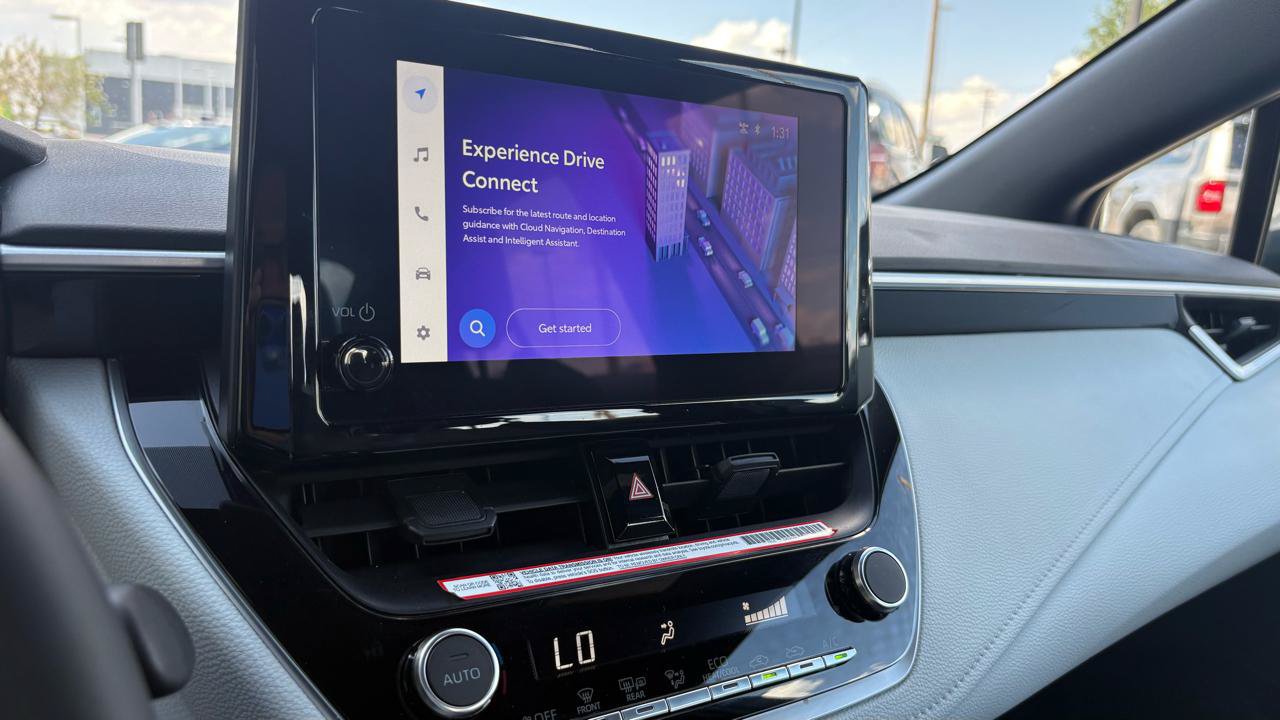 Used 2025 Toyota Corolla SE FWD image 19