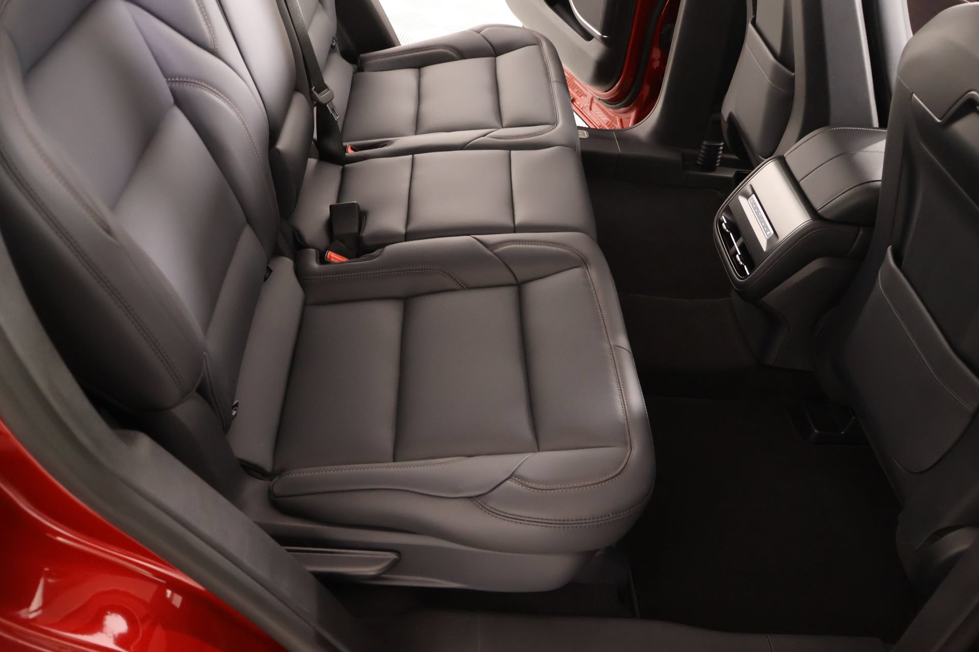 New 2026 Lincoln Nautilus Premier w/ Jet Appearance Package AWD/4WD image 15
