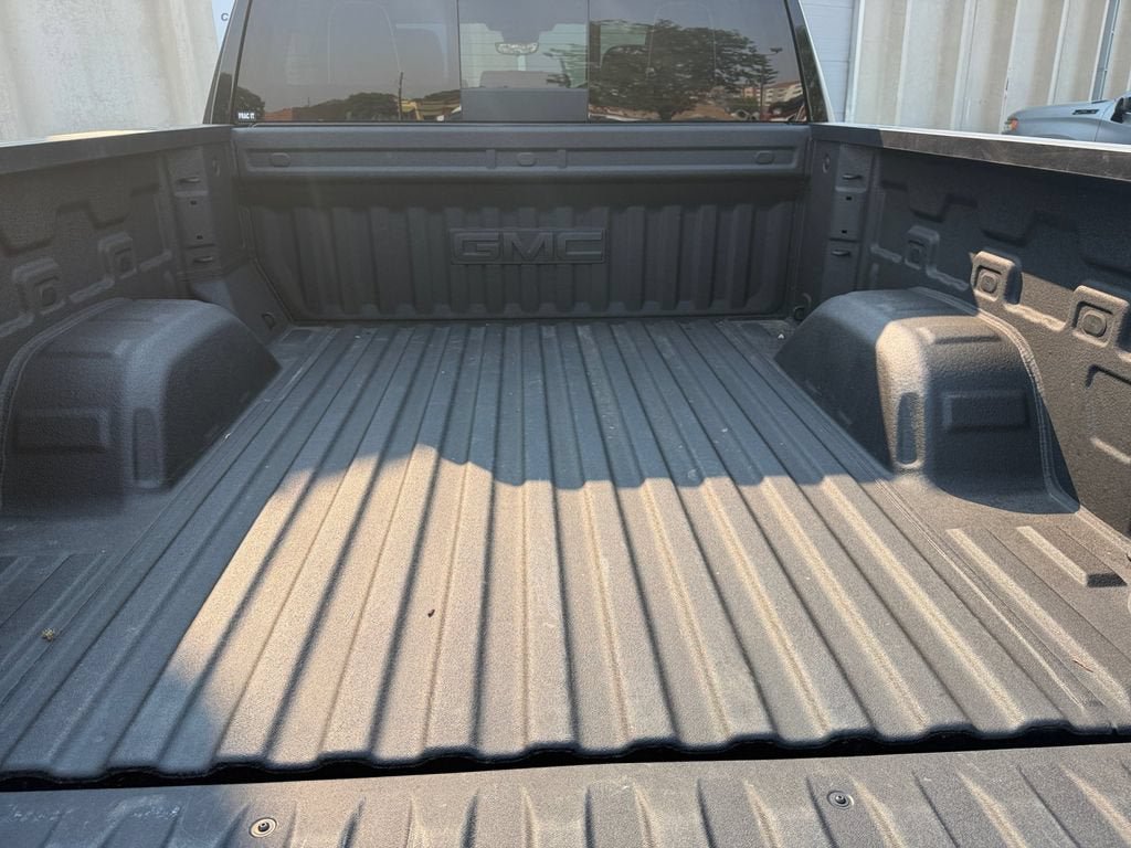 Used 2025 GMC Sierra 1500 AT4X AWD/4WD image 17