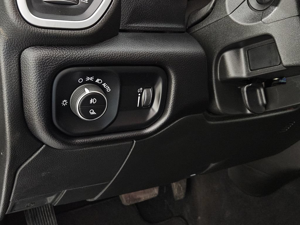 Used 2025 RAM 2500 Big Horn AWD/4WD image 21