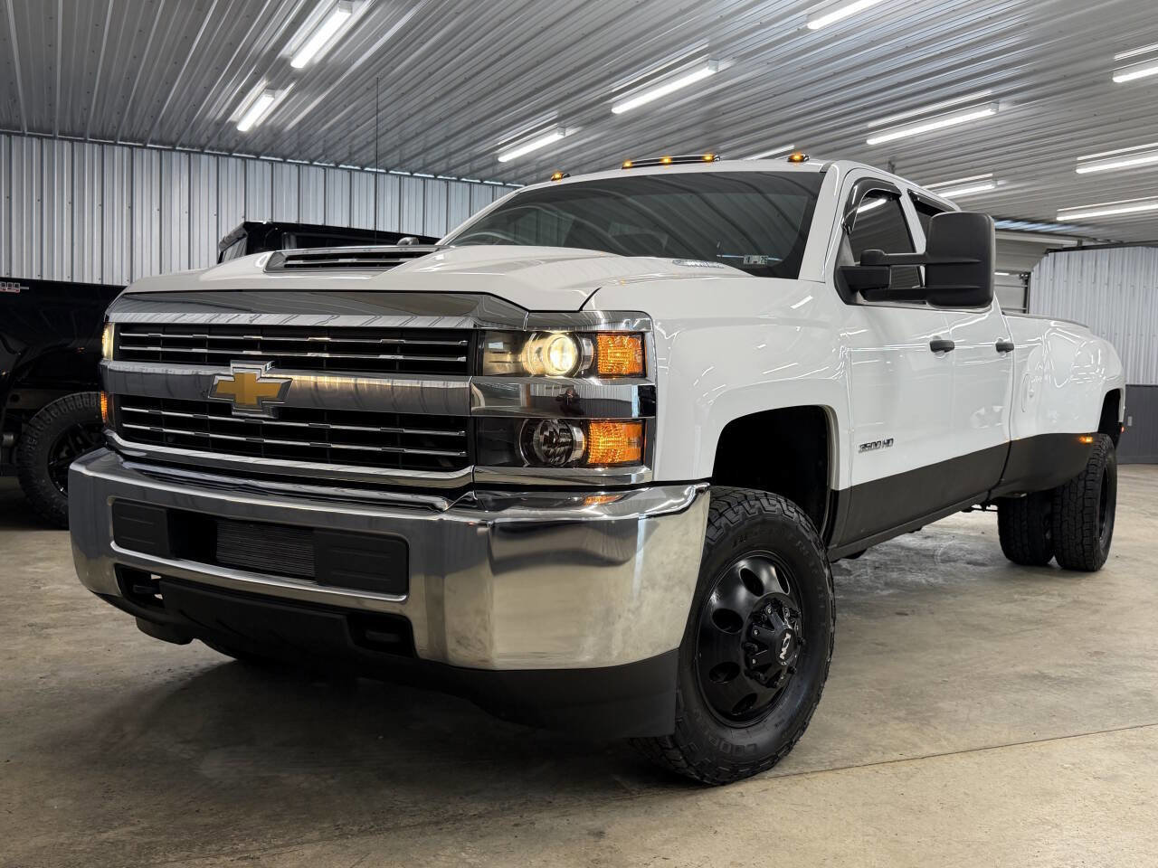 Used 2018 Chevrolet Silverado 3500 W/T image 1