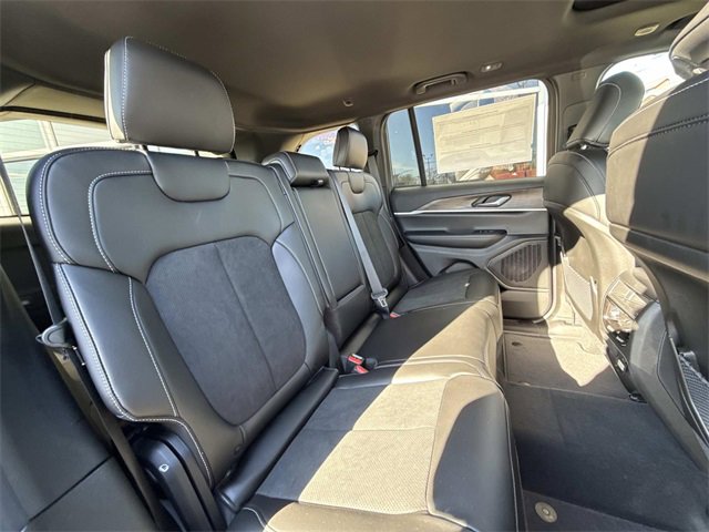 New 2026 Jeep Grand Cherokee Laredo image 30