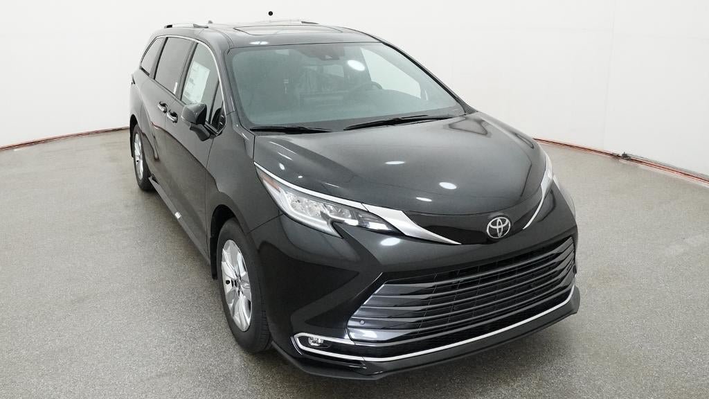 New 2026 Toyota Sienna Limited FWD image 14