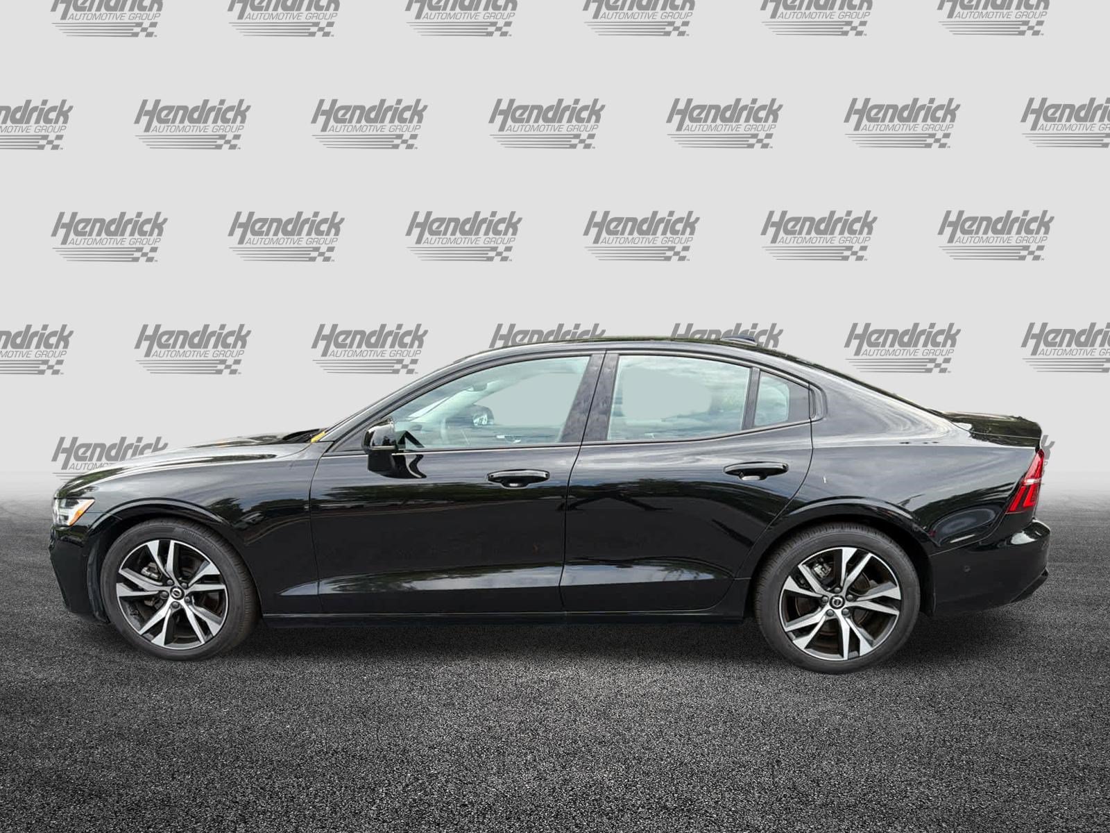 Used 2025 Volvo S60 B5 Plus FWD image 11