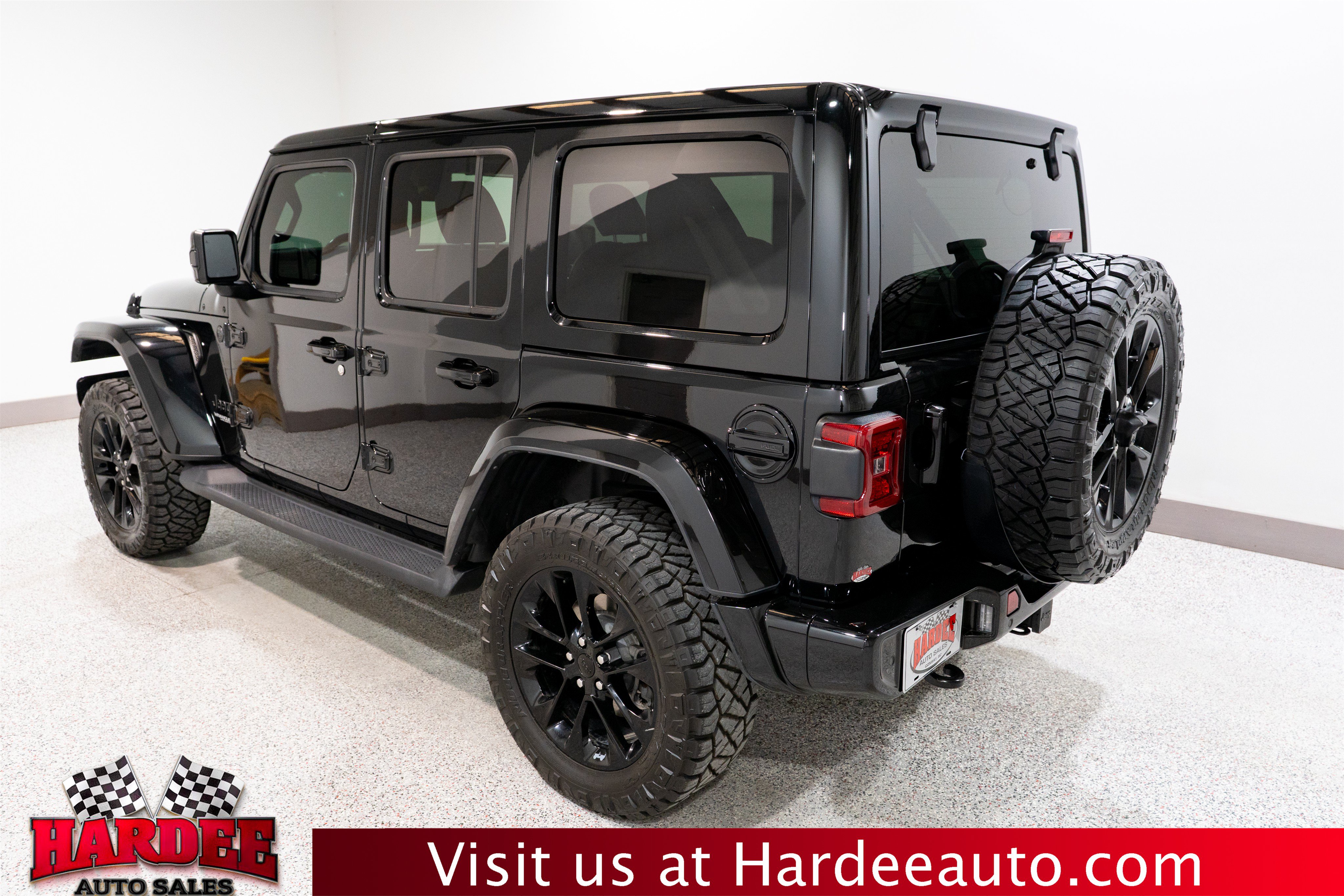 Used 2021 Jeep Wrangler Unlimited Sahara AWD/4WD image 3