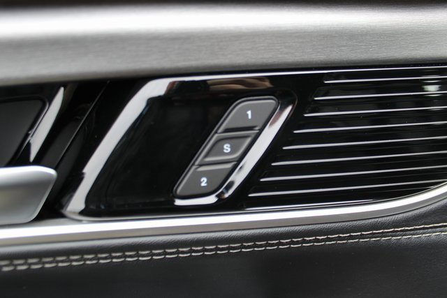 Used 2025 Jeep Wagoneer Series III w/ Premium Group I image 12