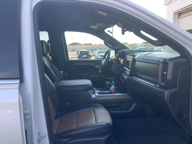 Used 2024 Chevrolet Silverado 1500 High Country image 14