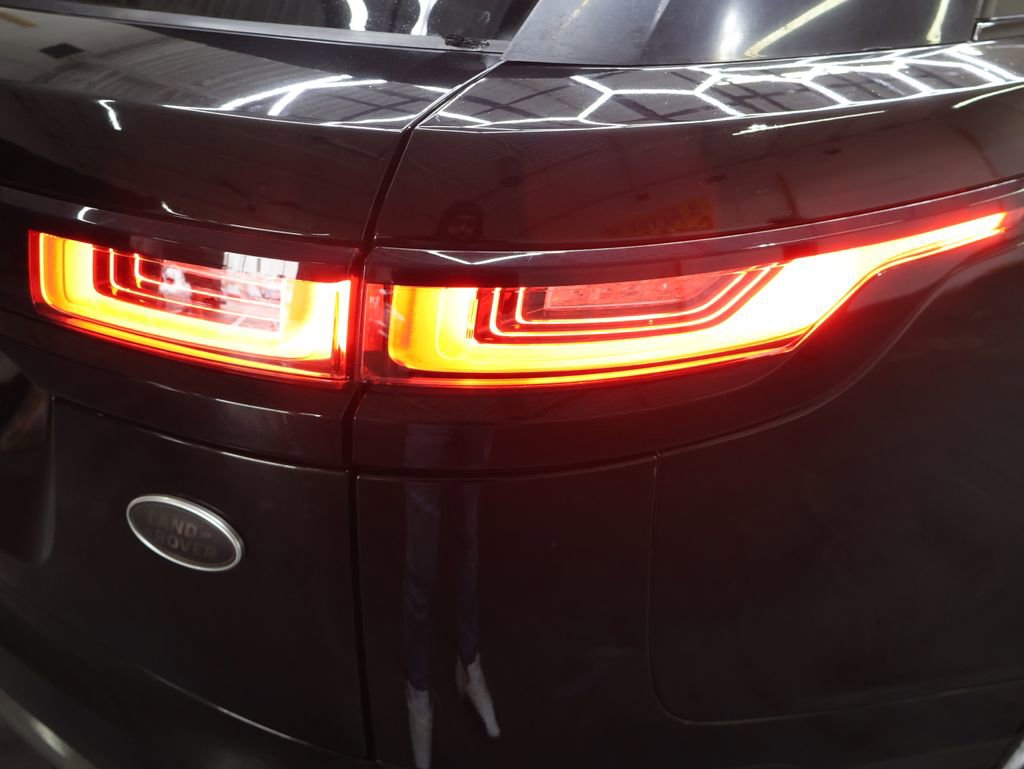 Used 2018 Land Rover Range Rover Velar S image 30