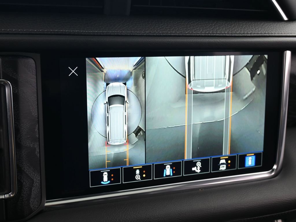 Used 2022 GMC Yukon Denali w/ Denali Premium Package image 20