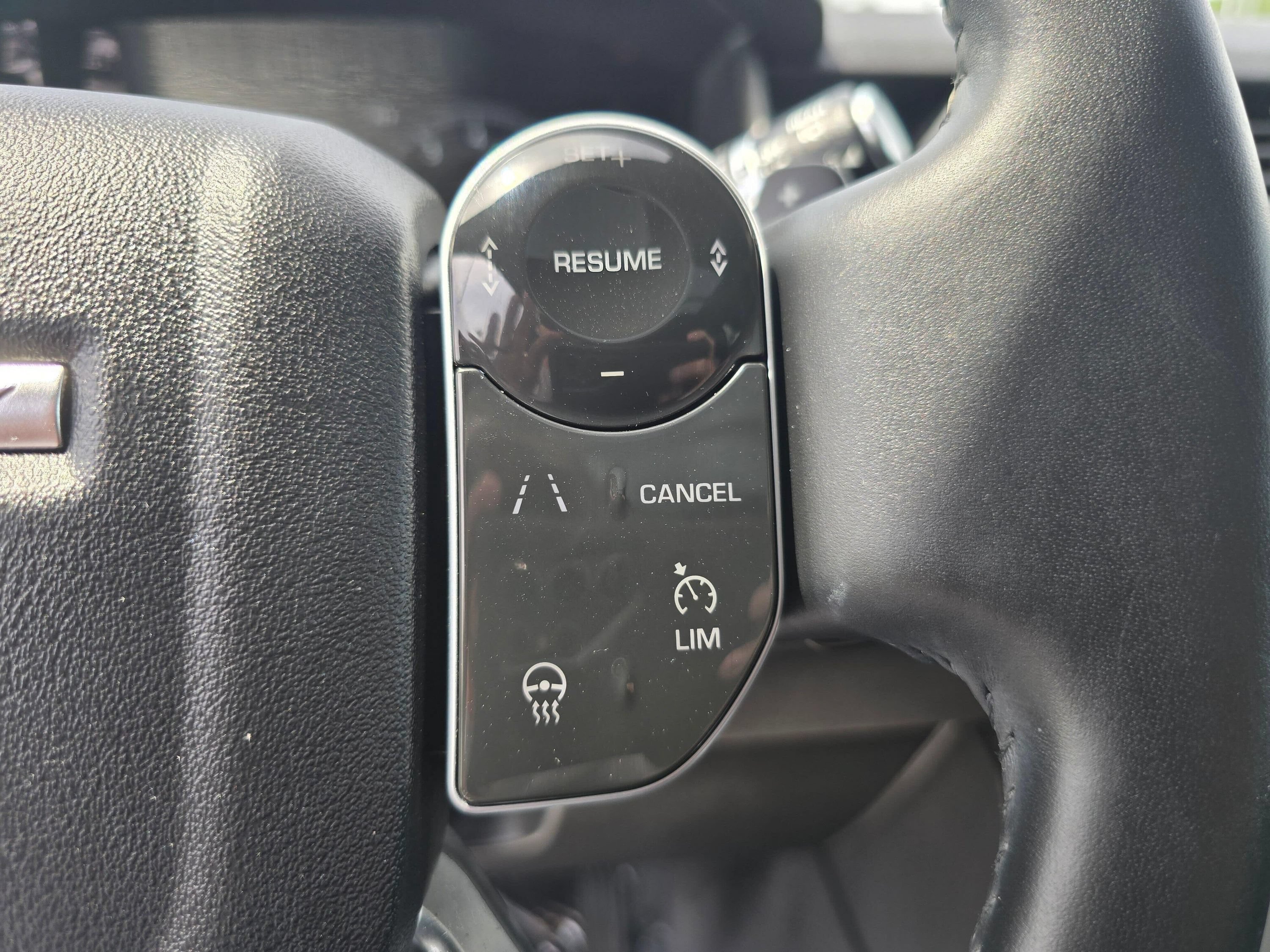 Used 2020 Land Rover Discovery Landmark AWD/4WD image 33