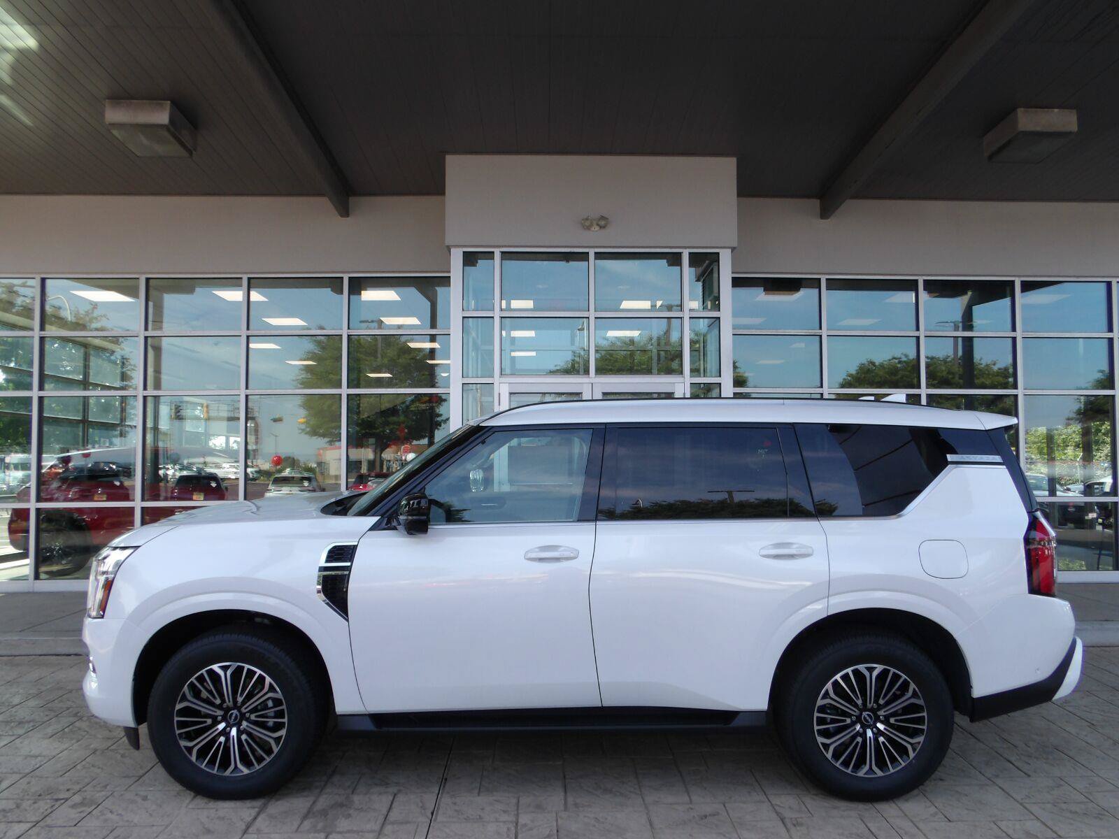 New 2026 Nissan Armada Platinum AWD/4WD image 4