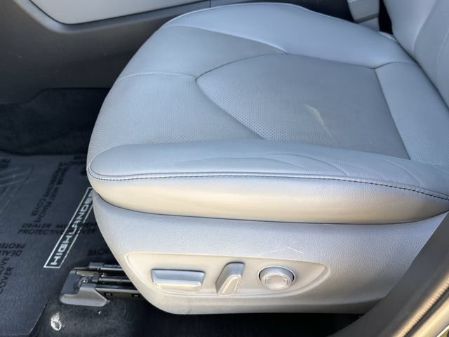Used 2022 Toyota Highlander Limited AWD/4WD image 28