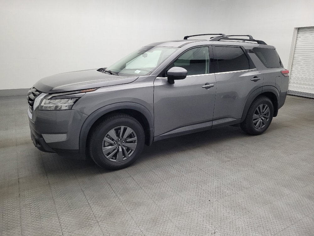 Used 2022 Nissan Pathfinder SV w/ SV Premium Package image 2