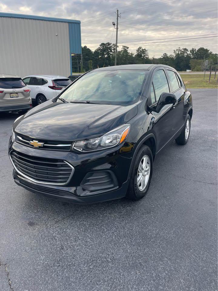 Used 2021 Chevrolet Trax LS image 2
