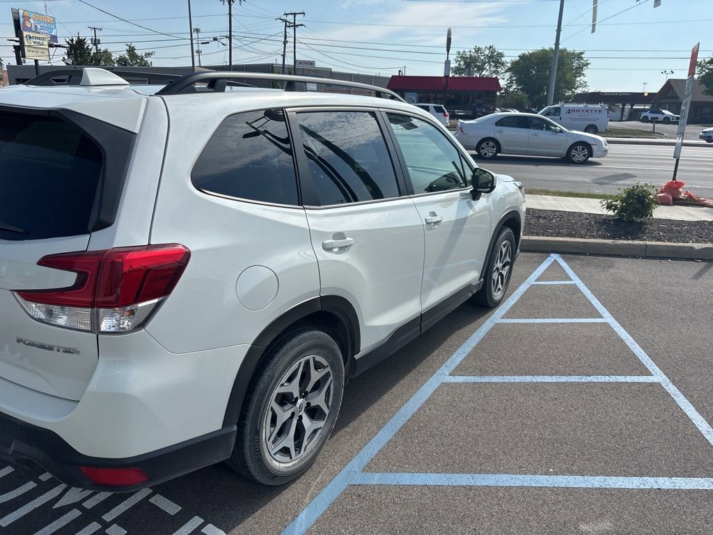 Used 2022 Subaru Forester Premium AWD/4WD image 5